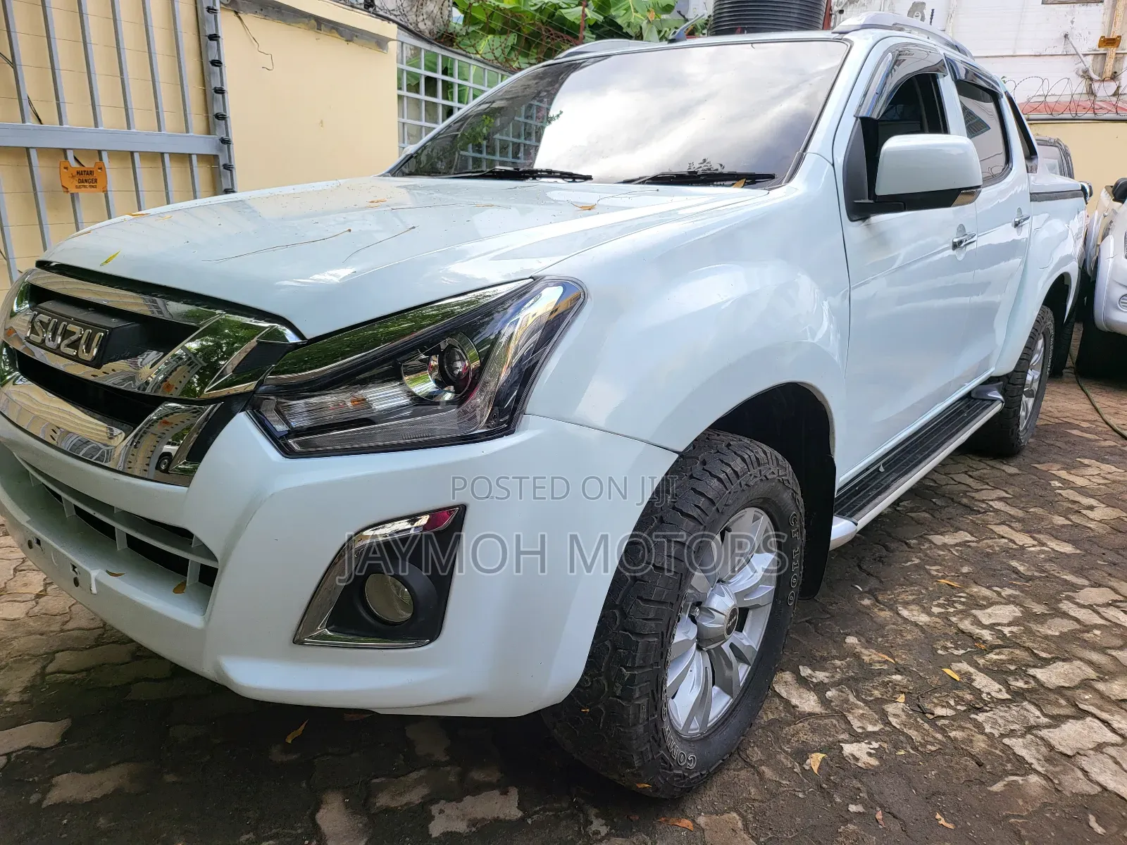 Isuzu D-MAX 2021 White