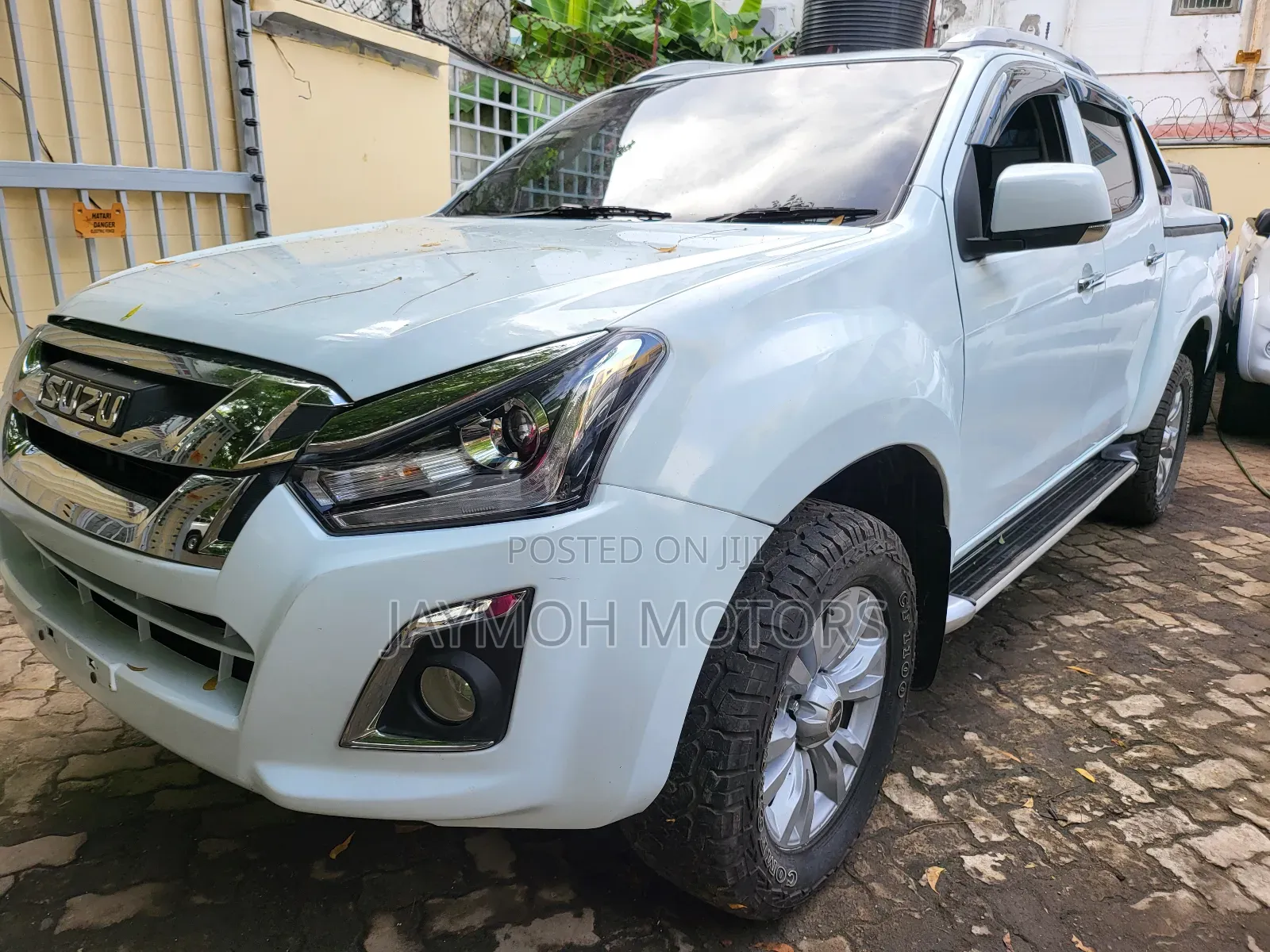Isuzu D-MAX 2021 White