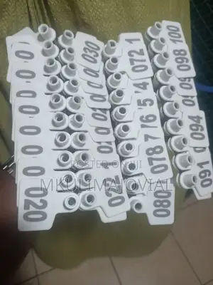 100-Pack Numbered Cows Ear Tags