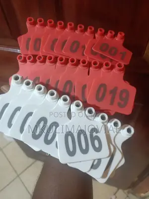 100-Pack Numbered Goats Ear Tags Red/White