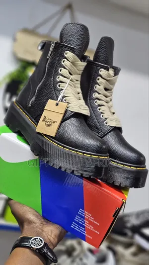 Dr Martens Unisex Leather Boots