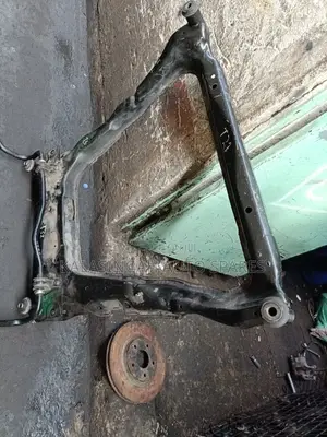 Nissan X-Trail Nt32 Cross Member