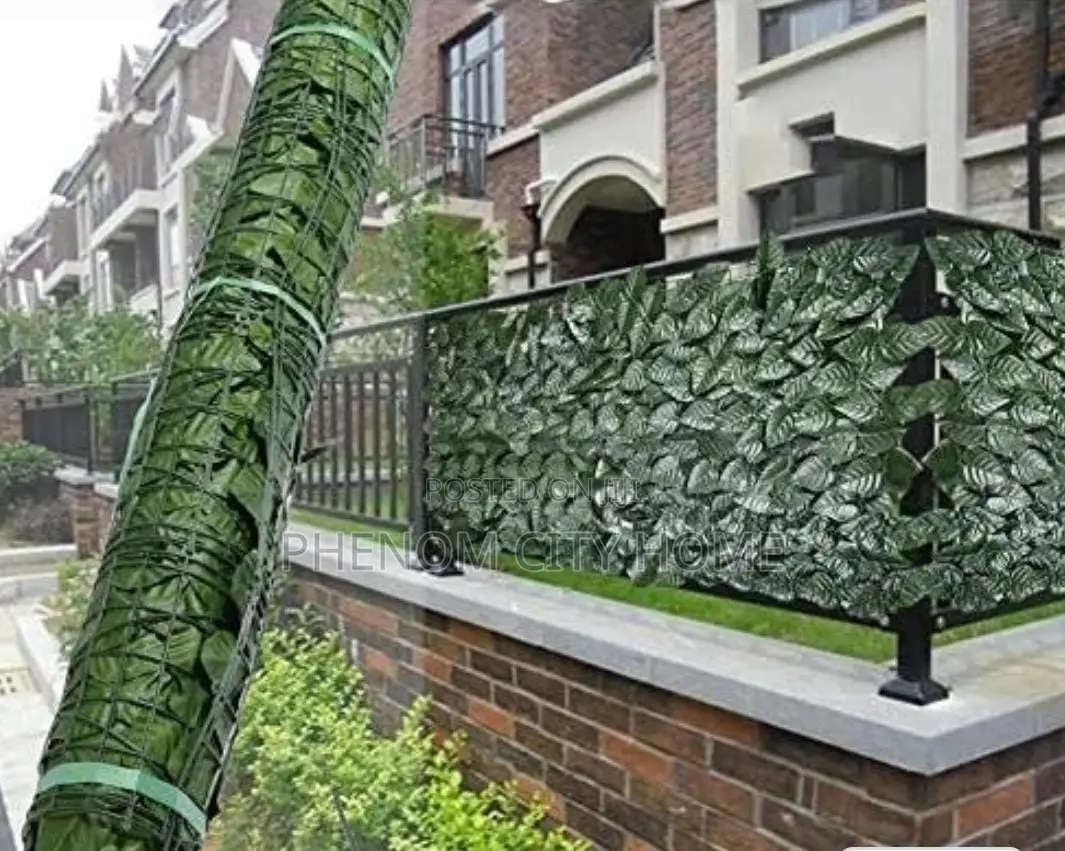 Artificial Leafy Privacy Fence