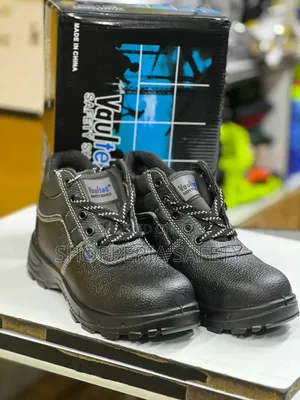 Black Vaultex Safety Boots