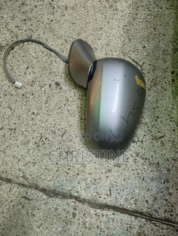 Wish Side Mirror No Signal - main view