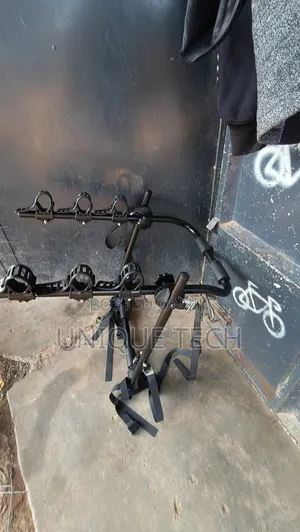 Foldable Trunk-Mounted Bicycle Rack With Adjustable Straps