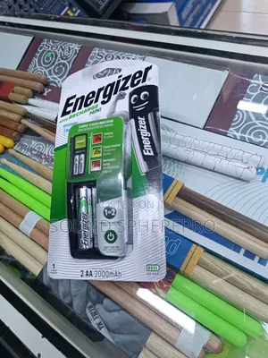 Energizer 2 AA Batteries Plus Charger