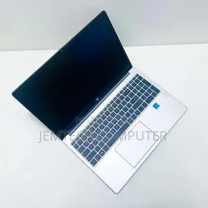 New Laptop HP 250 G10 8GB Intel Core I7 SSD 512GB