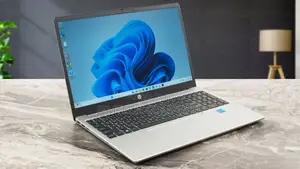 New Laptop HP 250 G10 8GB Intel Core I7 SSD 512GB