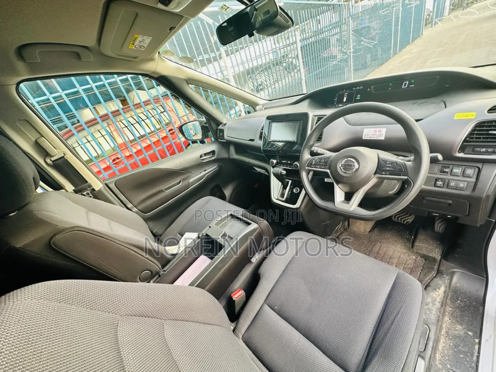 Nissan Serena 2018 Gray