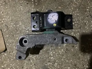Nissan Tiida Engine Mounting