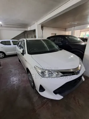 Toyota Corolla Fielder 1.5 Hybrid FWD 2018 White