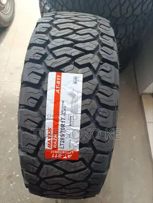 285/70r17 Maxxis Razr At811
