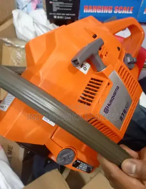 Sharp Husqvarna 272 Chain Saw
