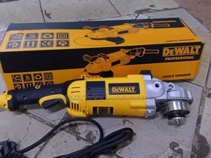 New Dewalt Angle Grinder 2600 Watts 9 " Inches + Free Disc
