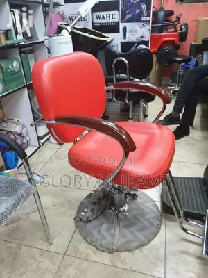 Red Stylin Salon Chair