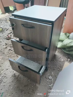 Three Drawers Movable Side Drawers