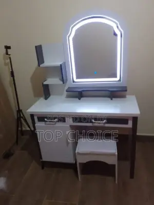 Make-up Table With Lights