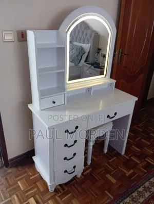 Luxury Dressing Table With Mirrors