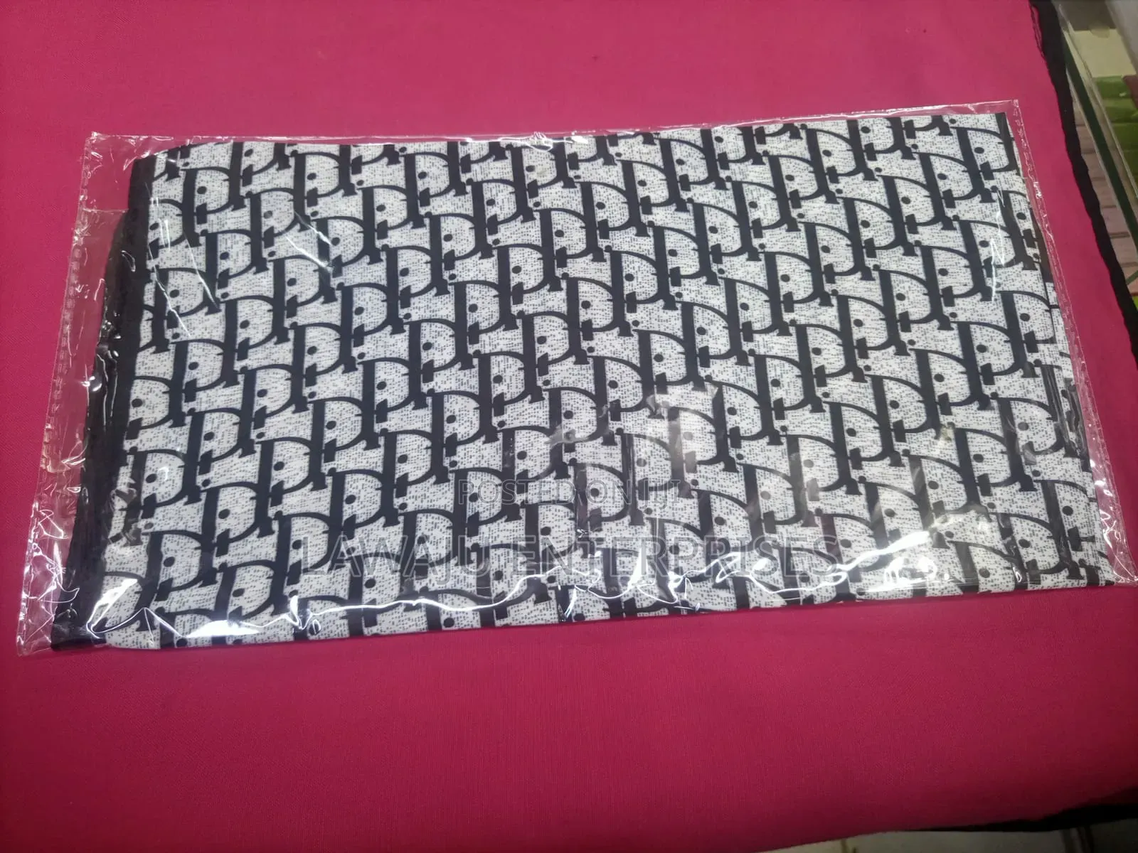 Patterned Neck Square Scarf