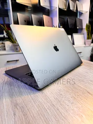 Laptop Apple MacBook Pro 16GB Intel Core I9 SSD 1T