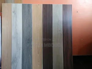 SPC Laminates 100% Waterproof . ,R