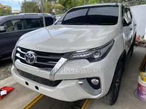 Toyota Fortuner 2.8 D AWD 2016 White