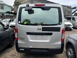 Nissan Caravan (Urvan) 2017 Silver