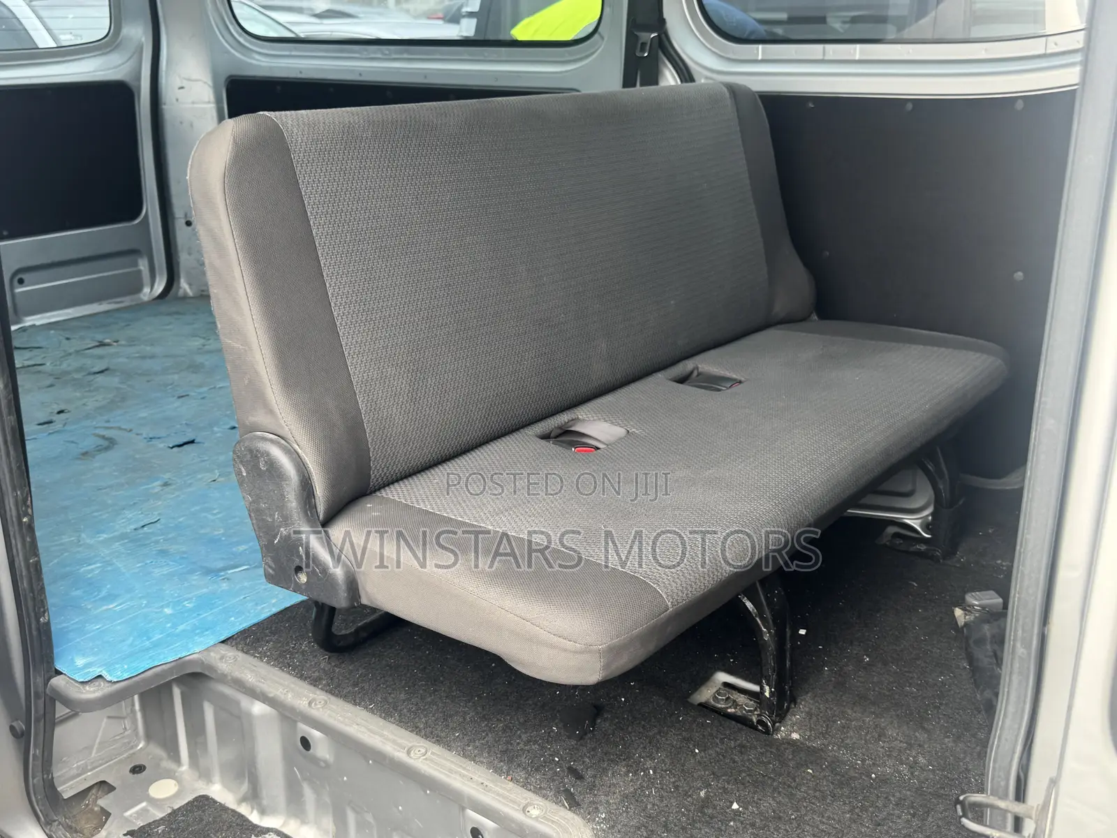 Nissan Caravan (Urvan) 2017 Silver