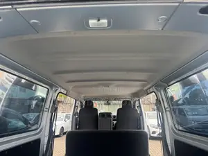 Nissan Caravan (Urvan) 2017 Silver