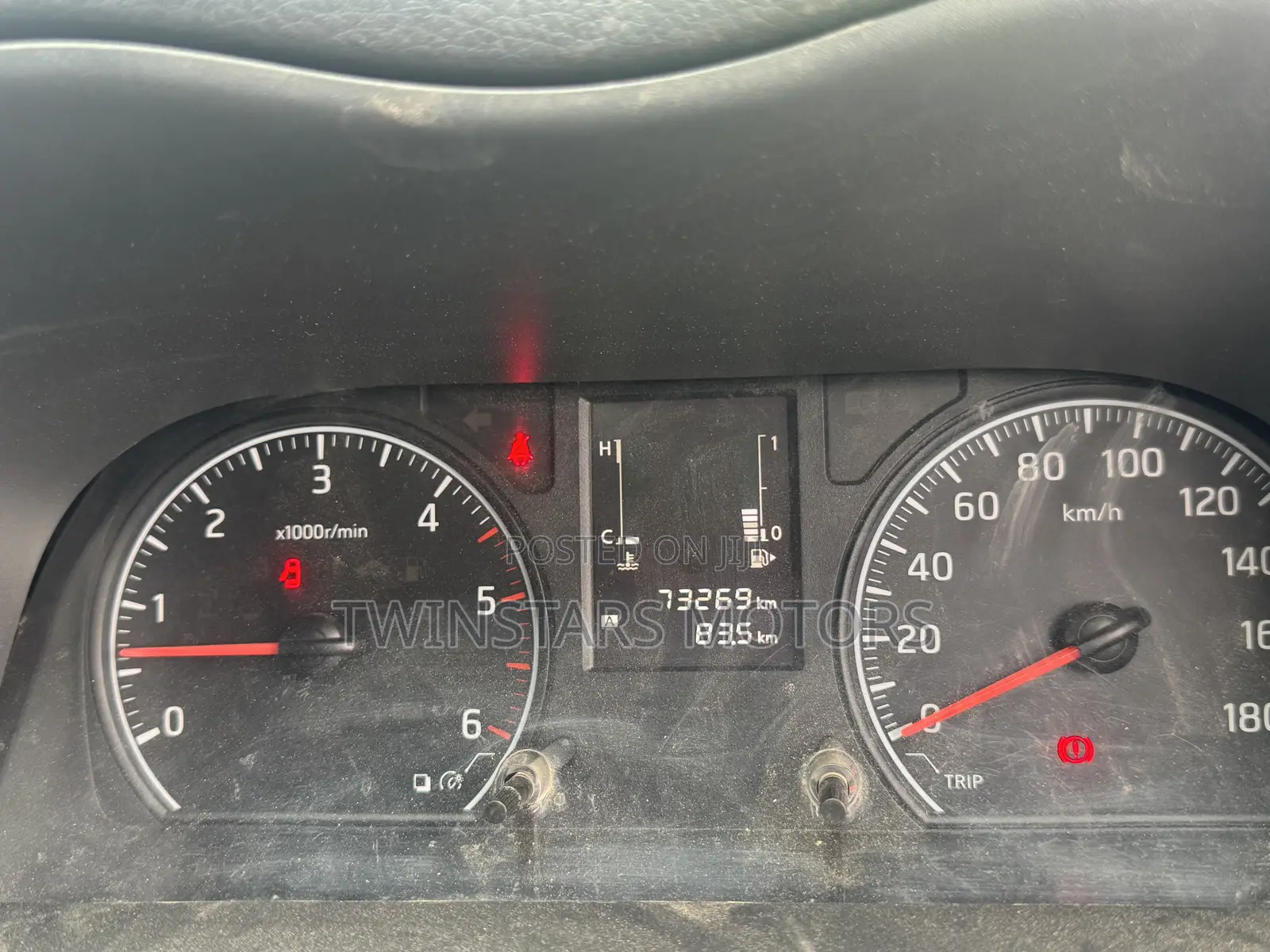 Nissan Caravan (Urvan) 2017 Silver