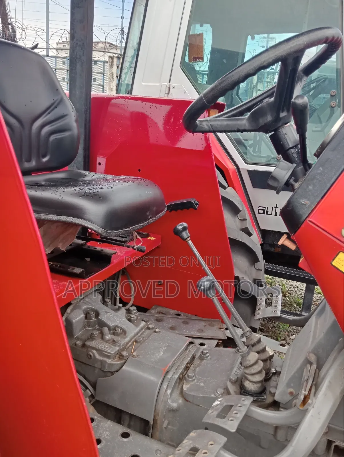 Massey Ferguson 385