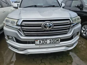 Toyota Land Cruiser 2017 Silver