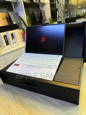Laptop Asus ROG Zephyrus G14 16GB AMD Ryzen 9 SSD 1T