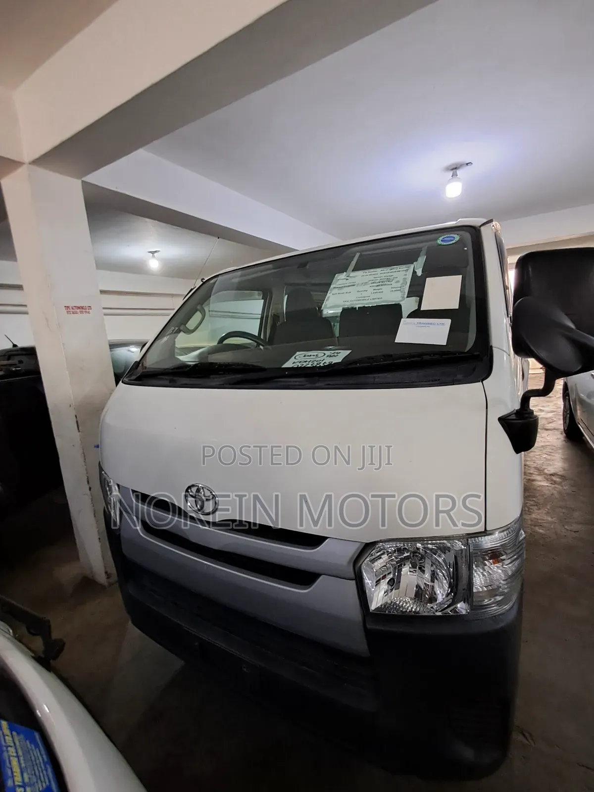 Toyota HiAce 2017 White