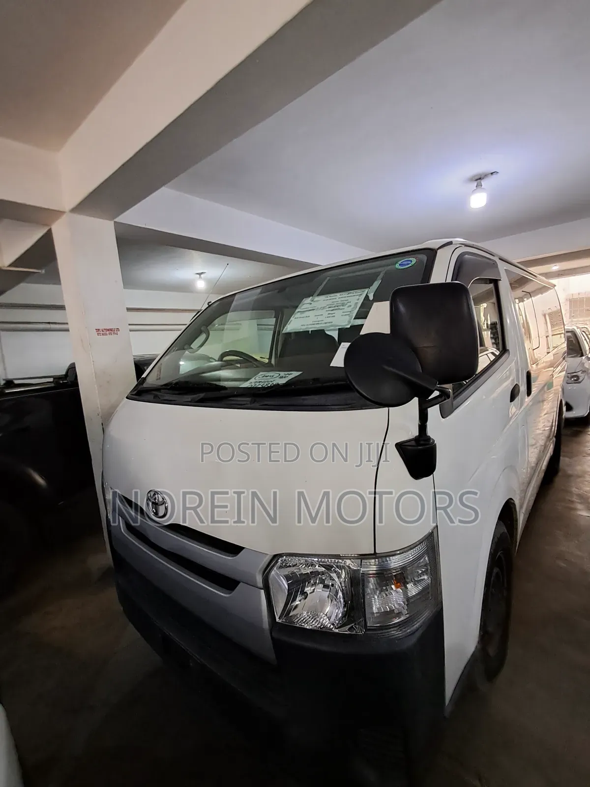Toyota HiAce 2017 White