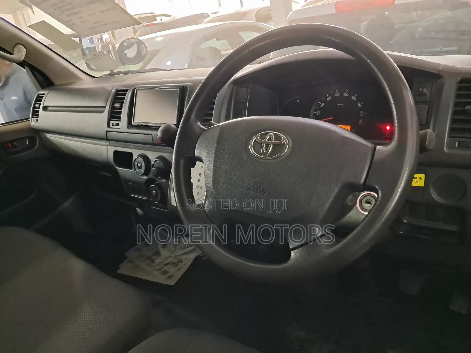 Toyota HiAce 2017 White