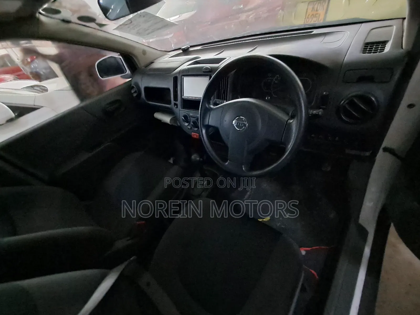 Nissan Advan 2017 White