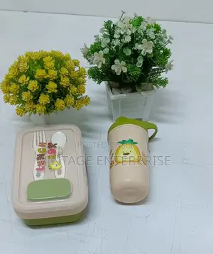 *Lunch Box With Water Bottle