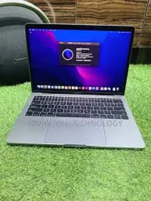 Laptop Apple MacBook Pro 2017 16GB Intel Core I7 SSD 256GB