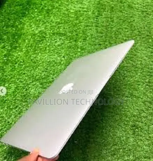 Laptop Apple MacBook Pro 2017 16GB Intel Core I7 SSD 256GB