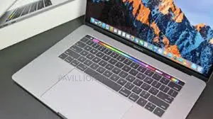 Laptop Apple MacBook Pro 2017 16GB Intel Core I7 SSD 256GB