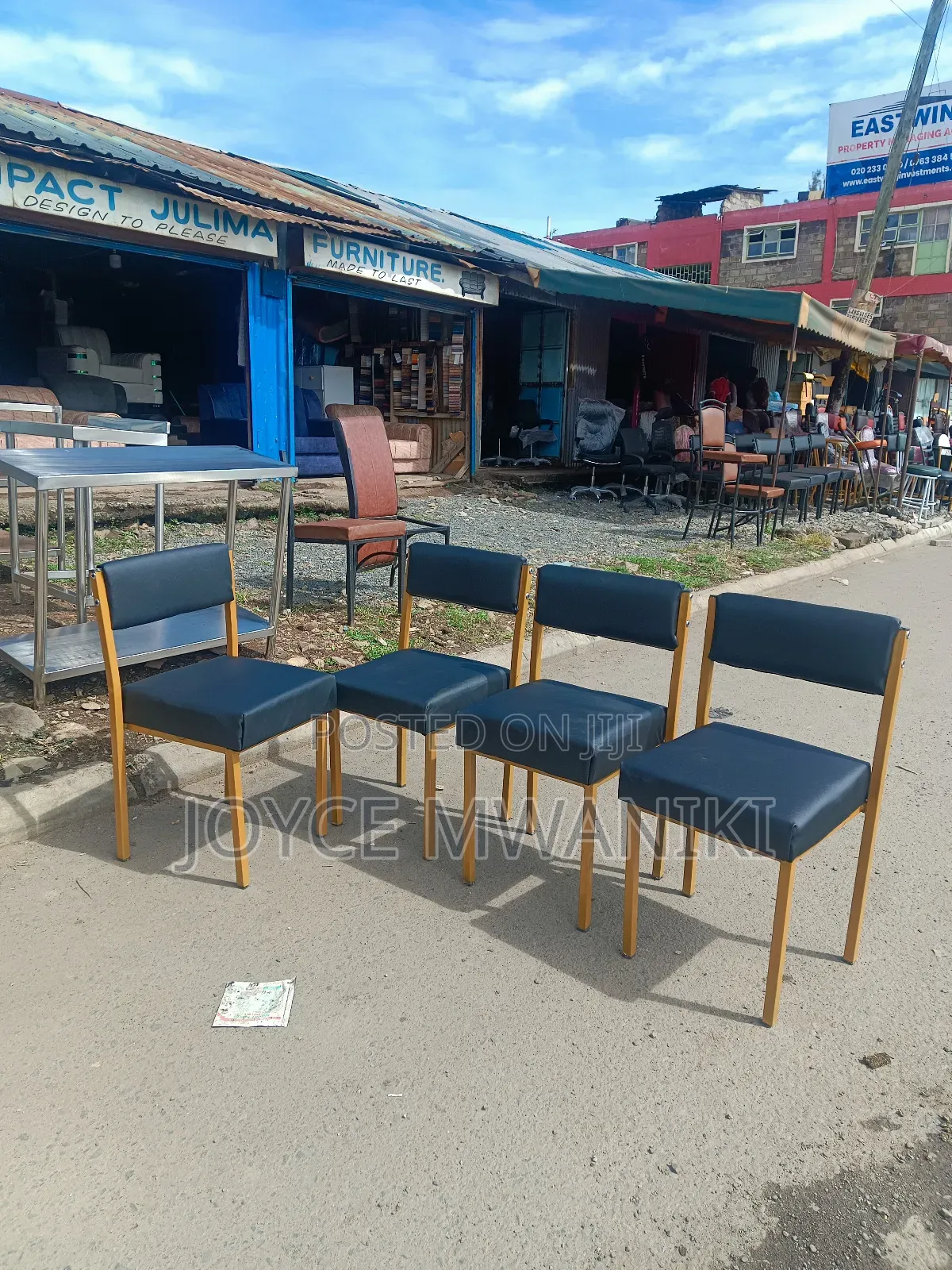 Caterina Seats, Black and Gold