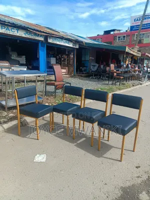 Caterina Seats, Black and Gold