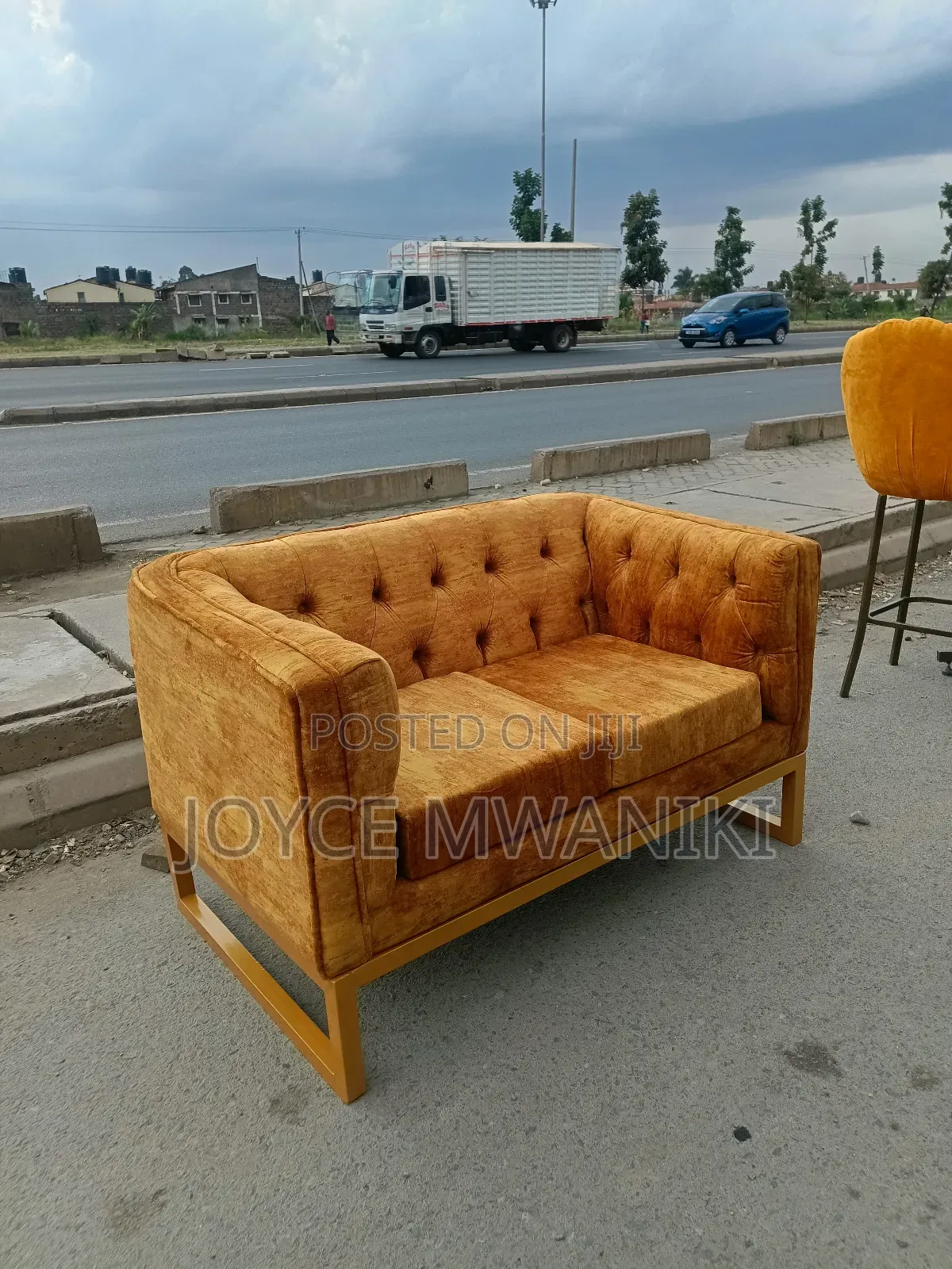Waiting Seat, or Reception Seat 