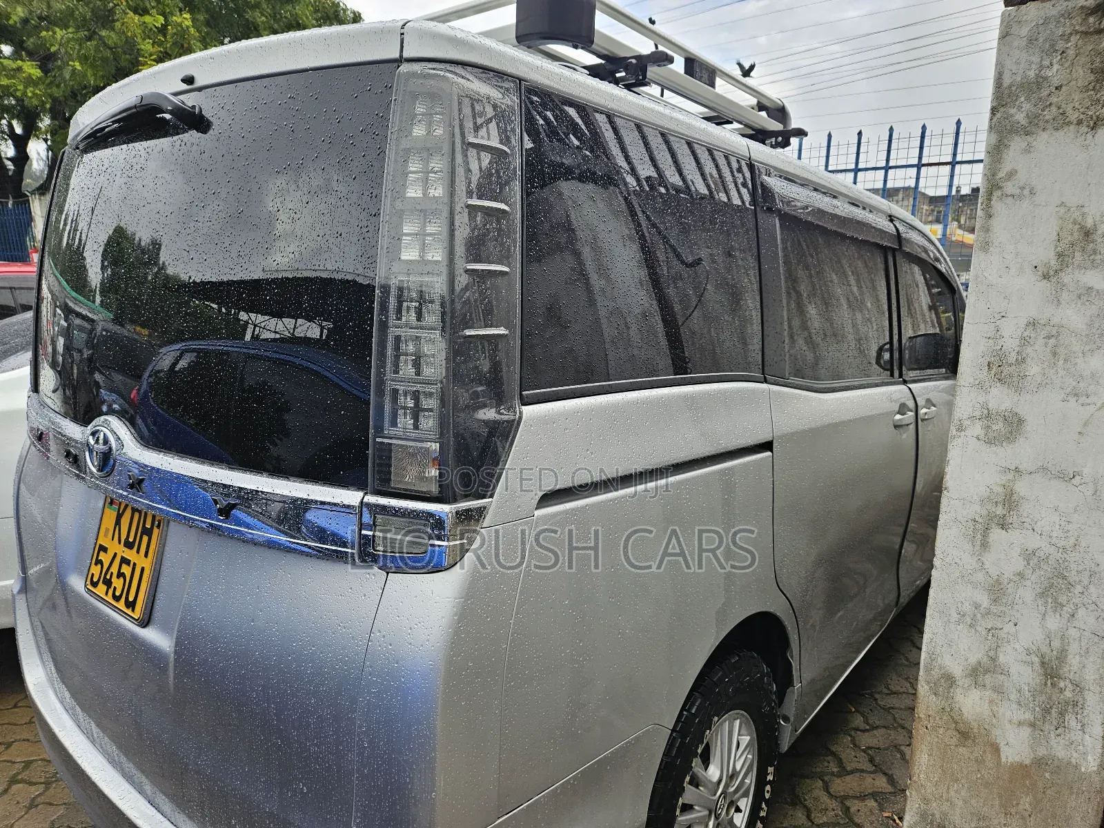 Toyota Noah 2015 Silver