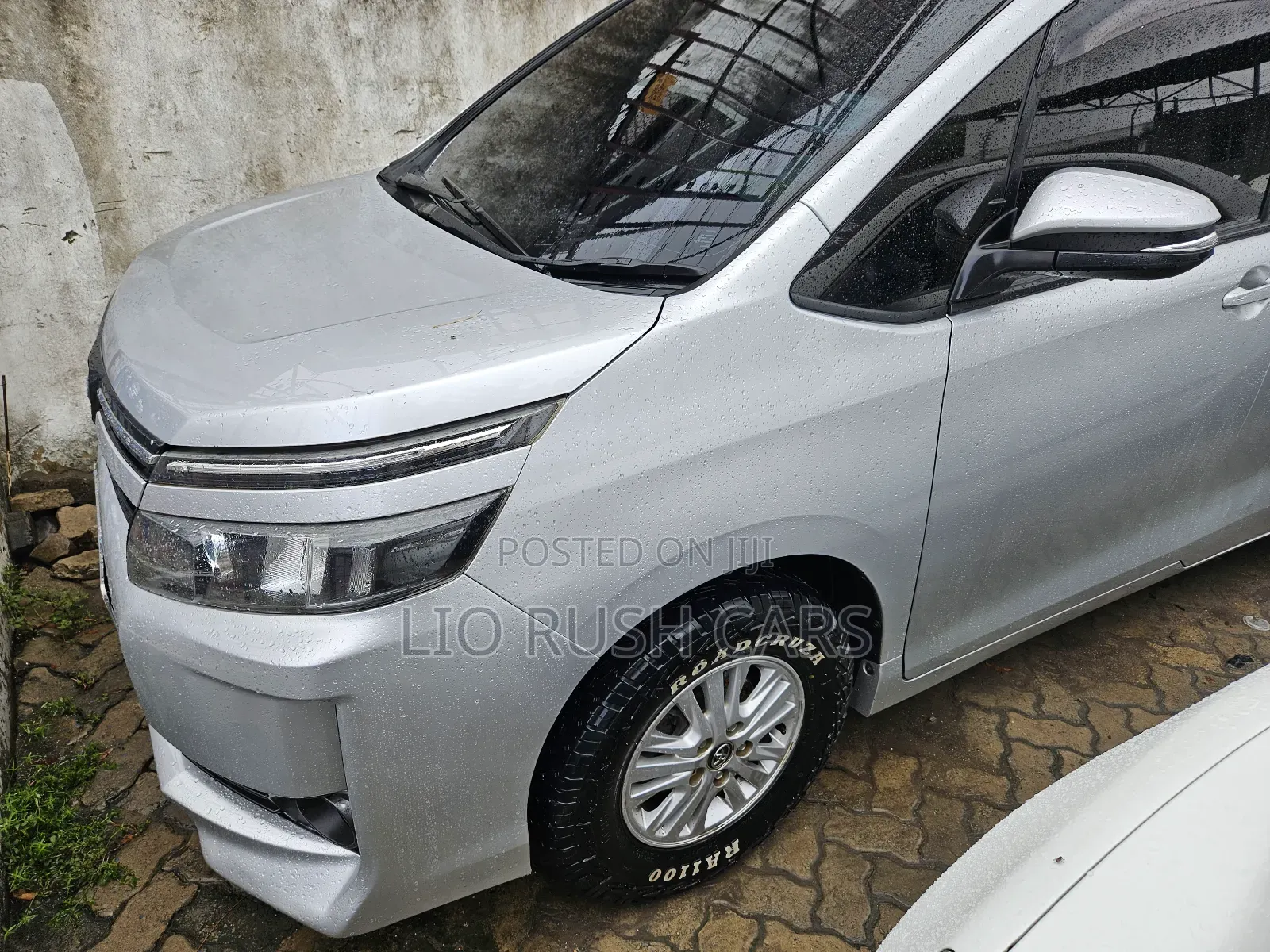Toyota Noah 2015 Silver