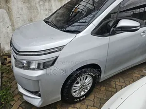 Toyota Noah 2015 Silver