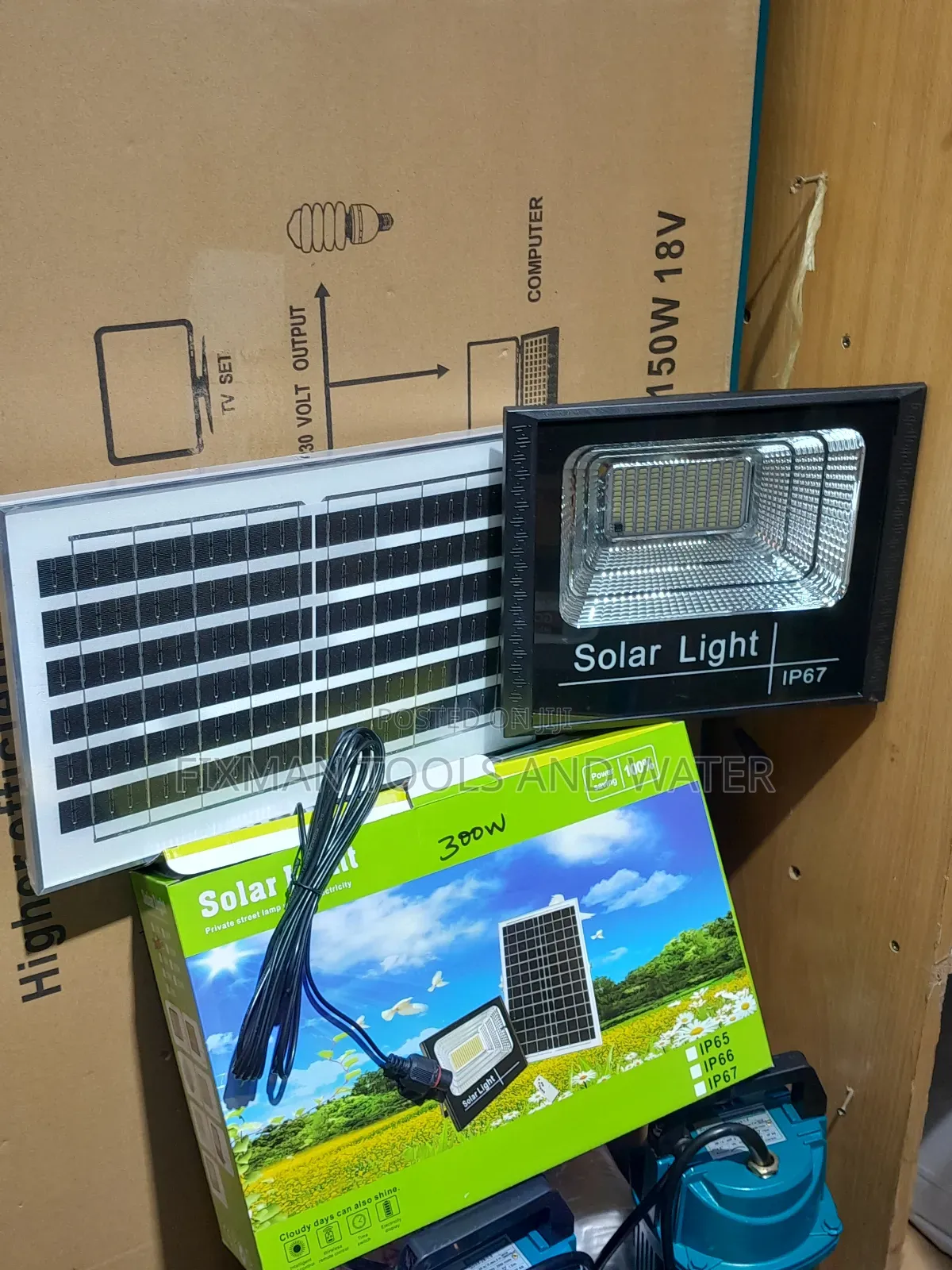 LED Sensor Solar Flood Light 300W + Remote