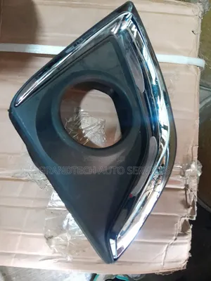 Isuzu Dmax Foglight Cover